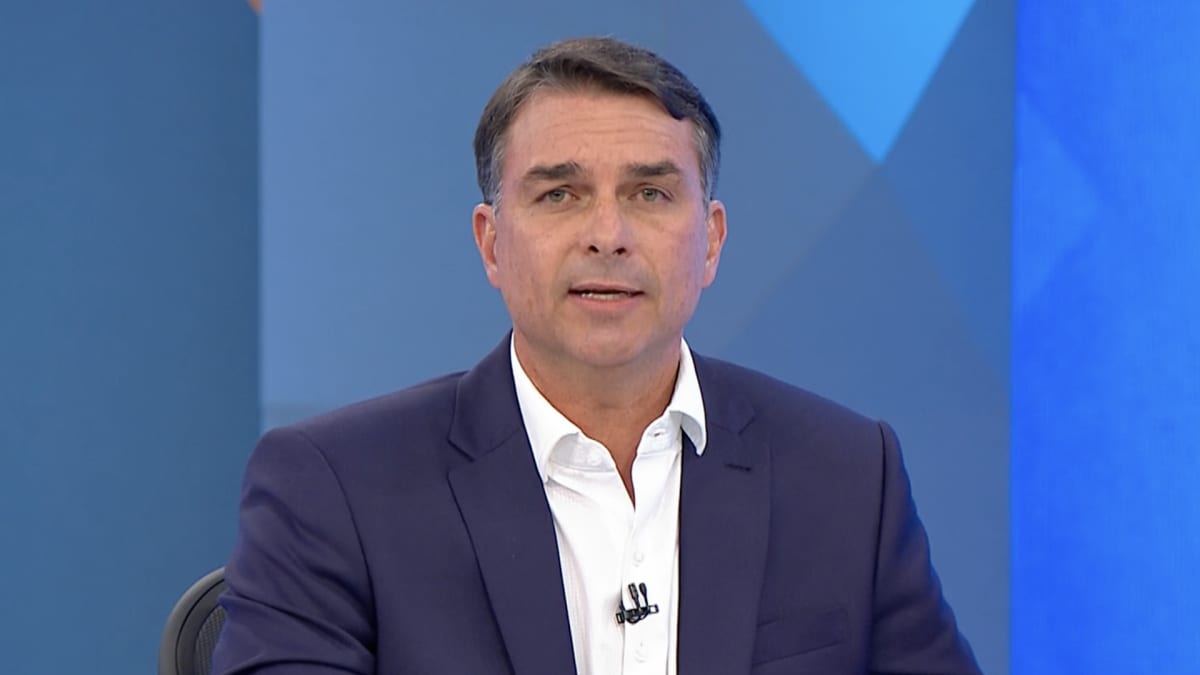 Flávio evita aquecimento global e cita saneamento como resposta