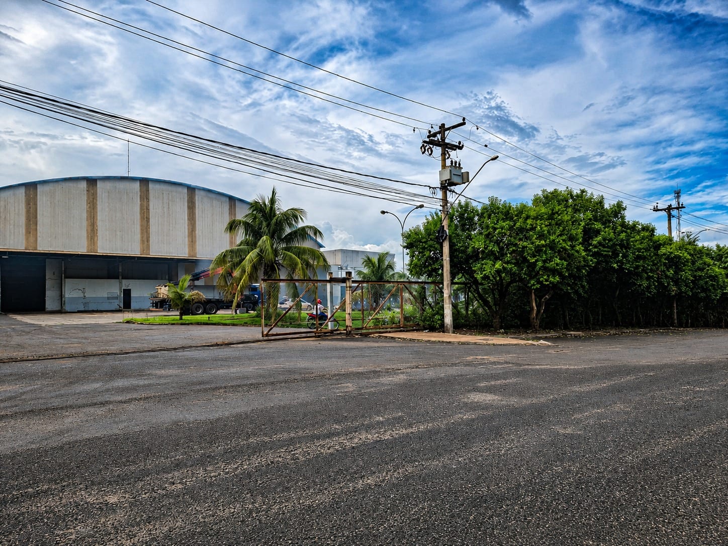 Bariri abre concorrência para concessão de barracão de 6.077,58 m²