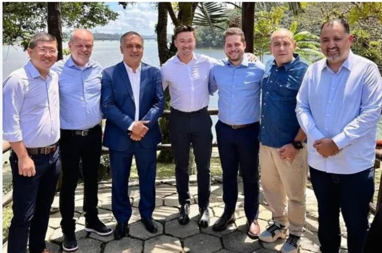 Prefeitos do Grande ABC votam no 2º turno e destacam cidadania, alianças e prioridades para o país