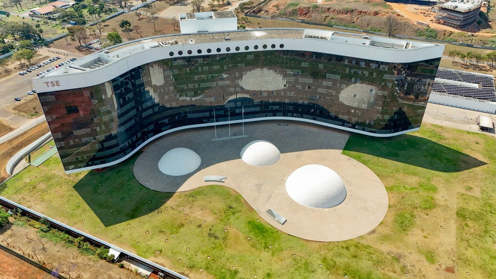 Tribunal Superior Eleitoral recebeu quase 300 ações de propaganda no final do 1º turno: enxurrada de processos é estraté