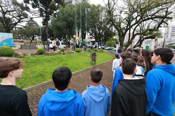 Tapejara abre Semana da Pátria com ato cívico na Praça Central