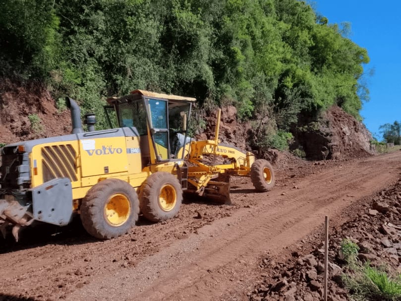 Obras de asfaltamento de trecho da FR-04, em Caravagetto avançam