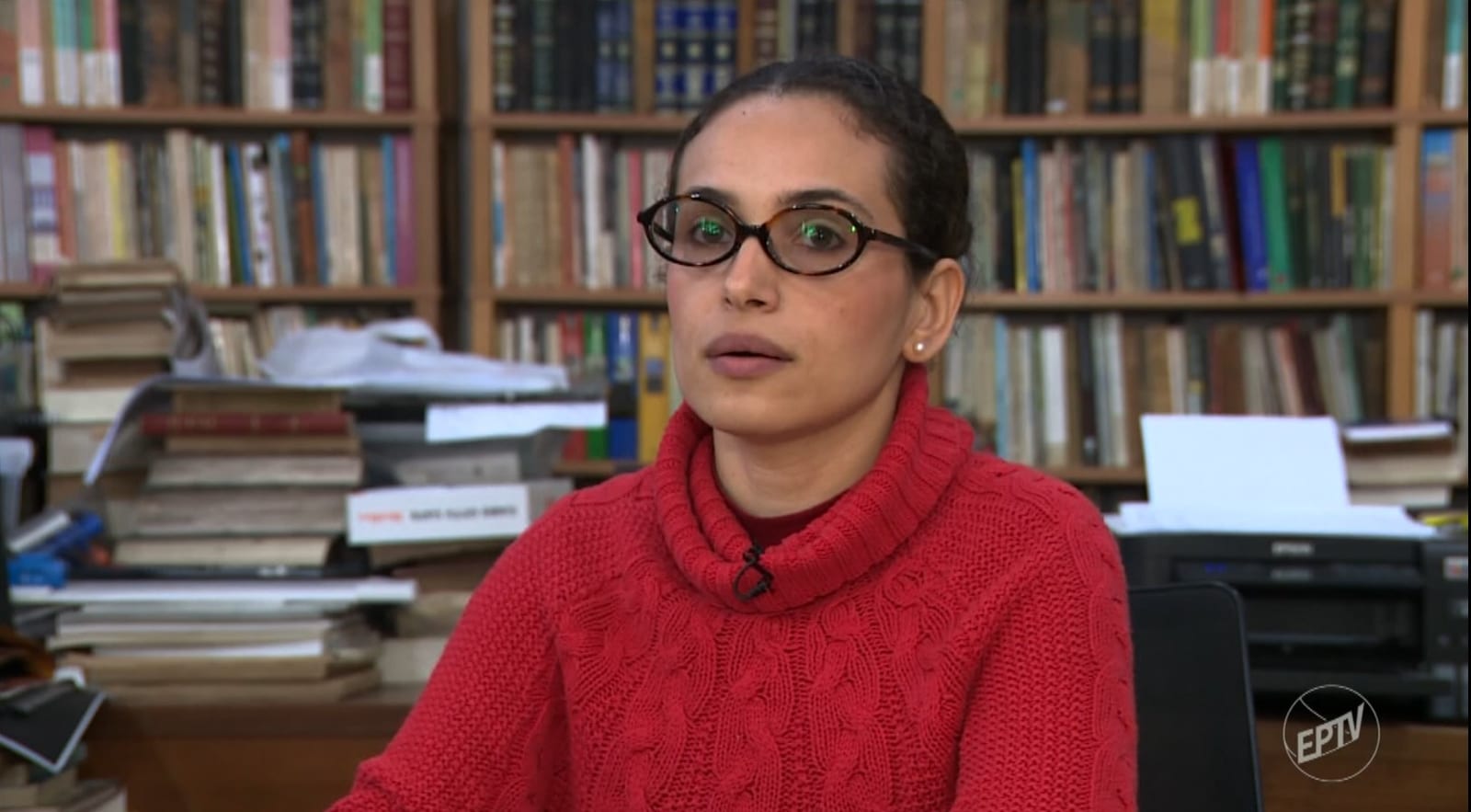 Izadora Dias (PCO) defende dissolver polícia e armar população em entrevista