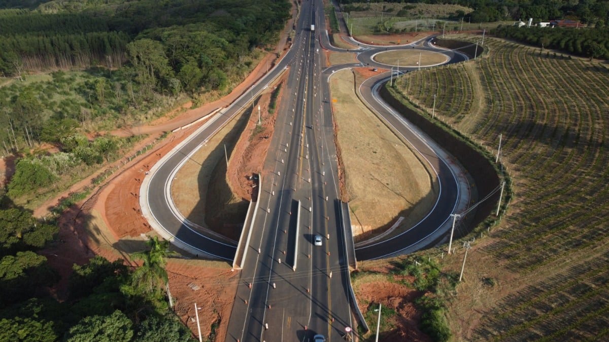 São Paulo autoriza desapropriações para acesso e retorno na SP-294 em Pacaembu; edição também traz quatro radares e lici
