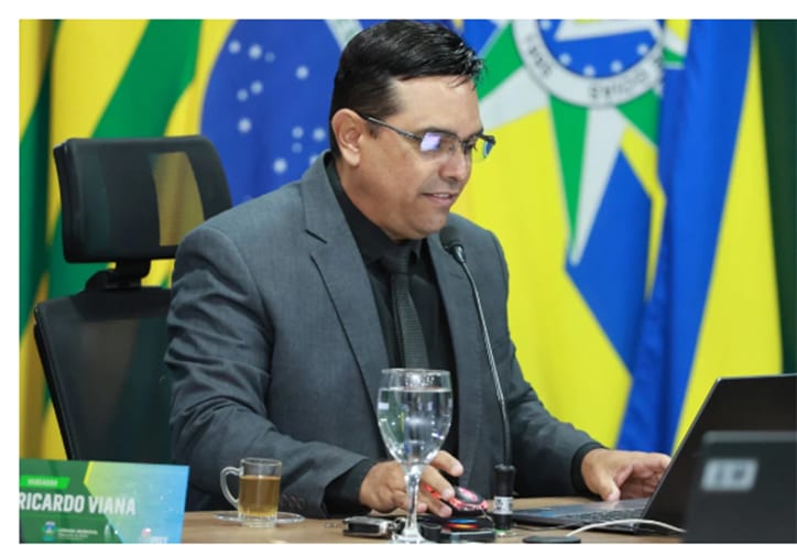 Ricardo Viana pede revitalização de dreno e troca de lâmpada em Valparaíso