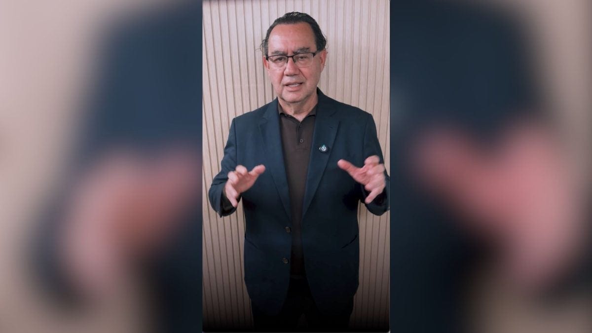 Campanha de Flávio divulga vídeo de apoio de Augusto Cury