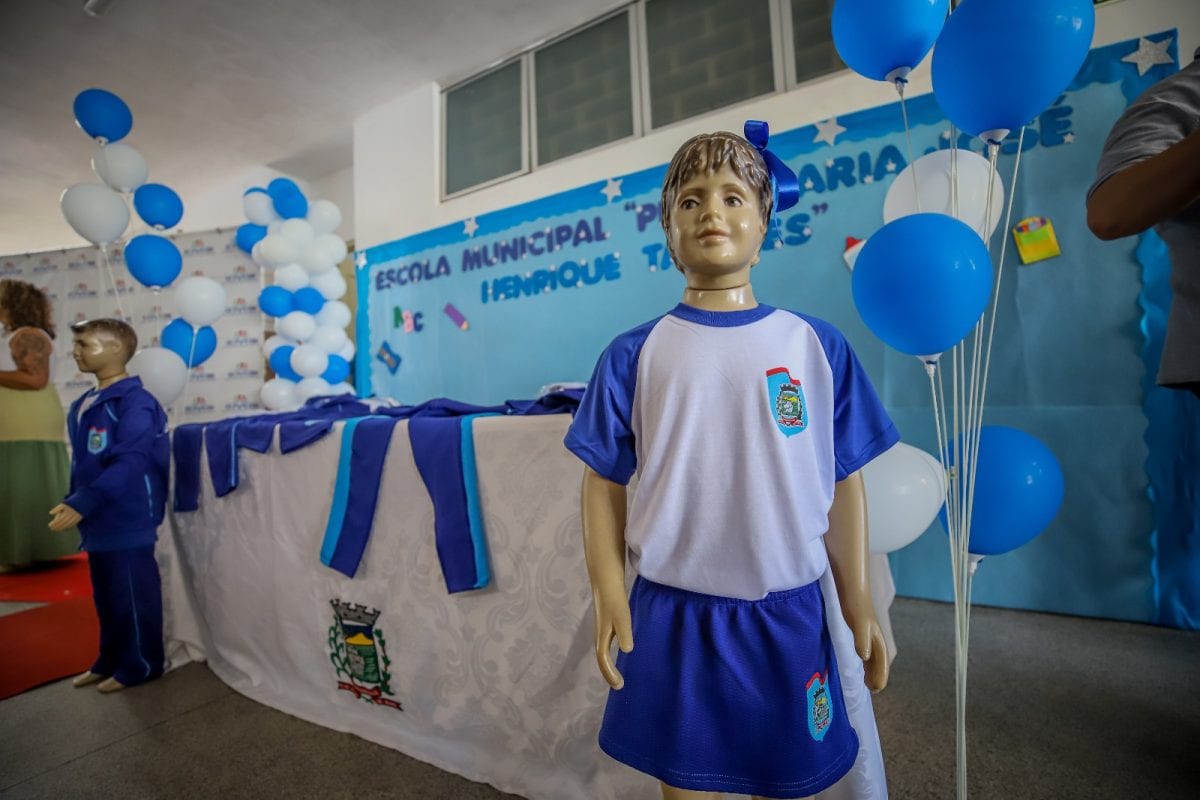 Vereador critica distribuição de uniformes escolares em Paranaguá e cobra explicações da prefeitura