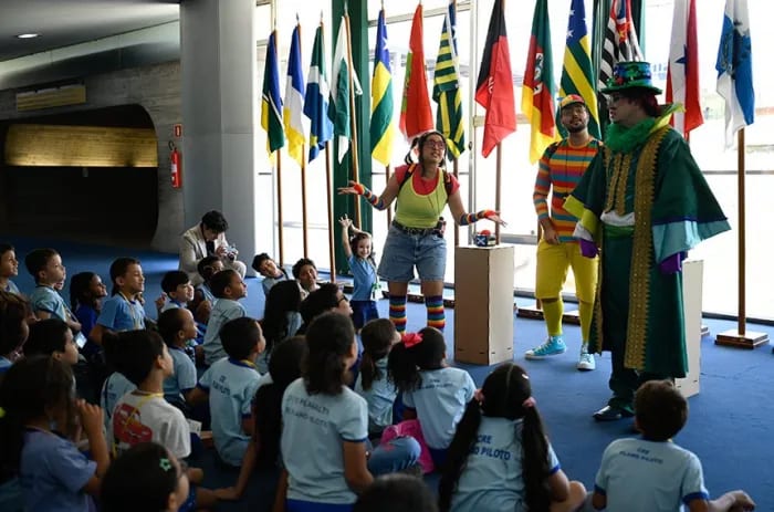 No mês da criança, Congresso tem visita guiada com teatro para público infantil