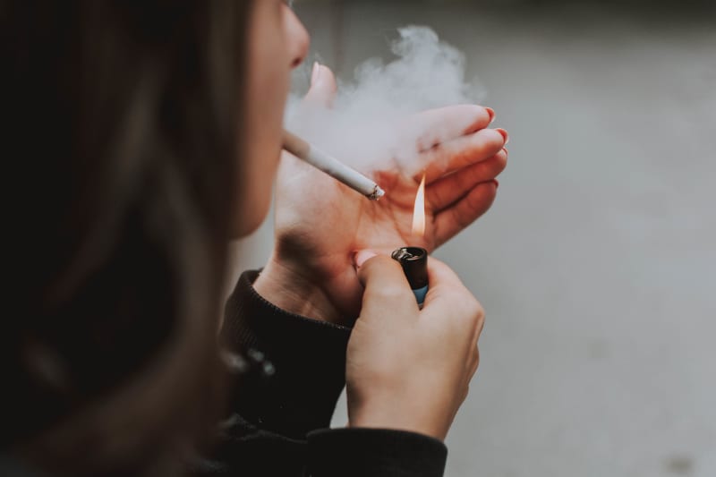 Tabagismo apresenta maior incidência entre jovens de 16 a 24 anos, alerta pesquisa