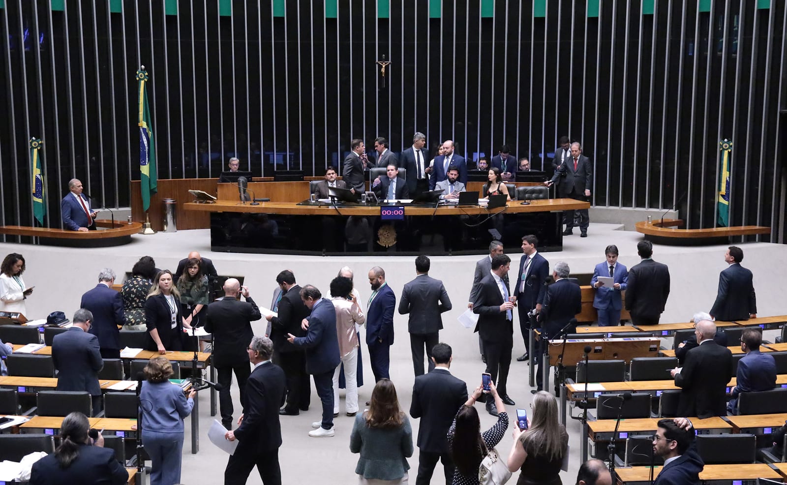 Câmara aprova projeto que flexibiliza regras para benefícios fiscais