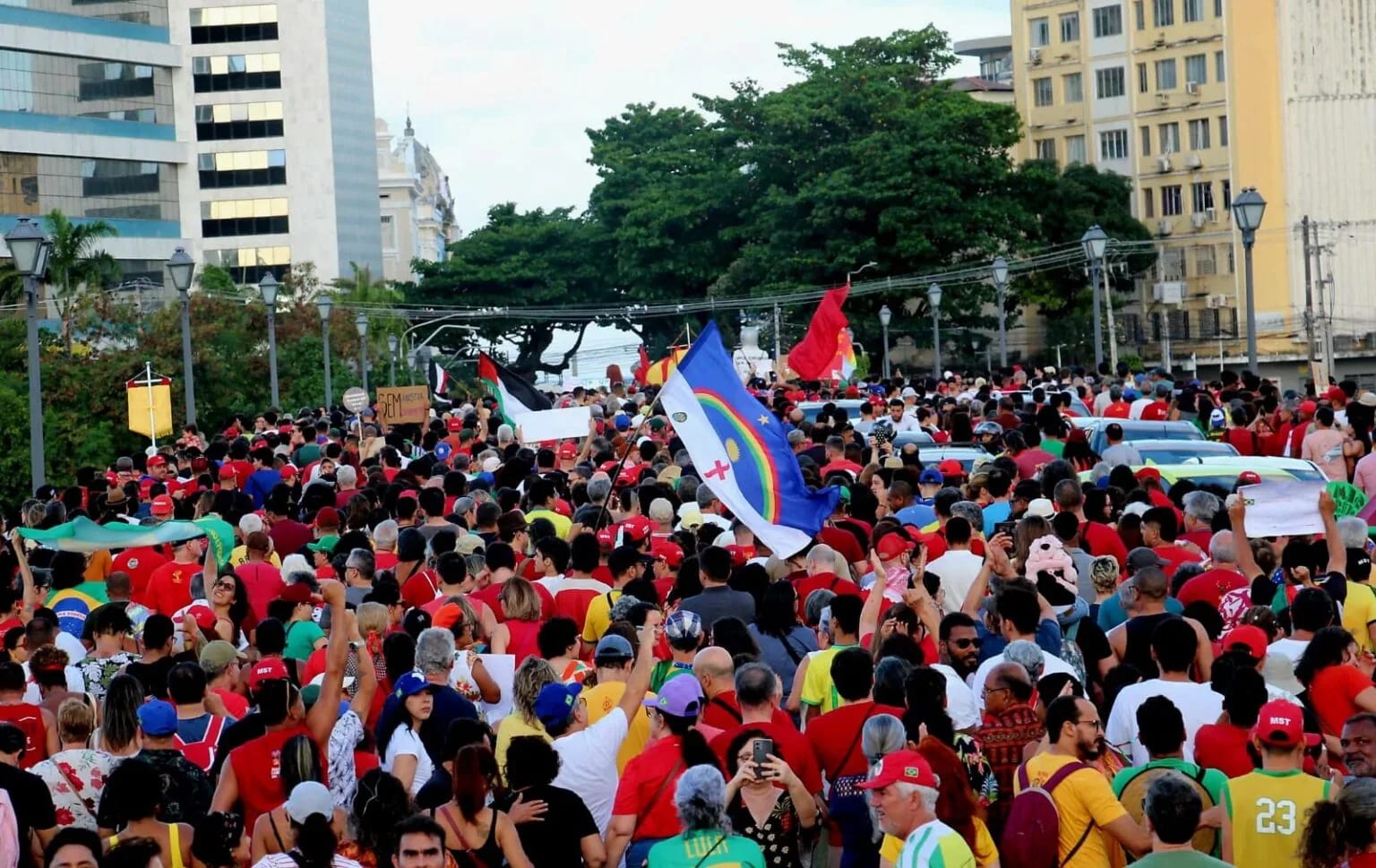 Estudantes e trabalhadores da cultura convocam para últimos atos por Lula no Recife