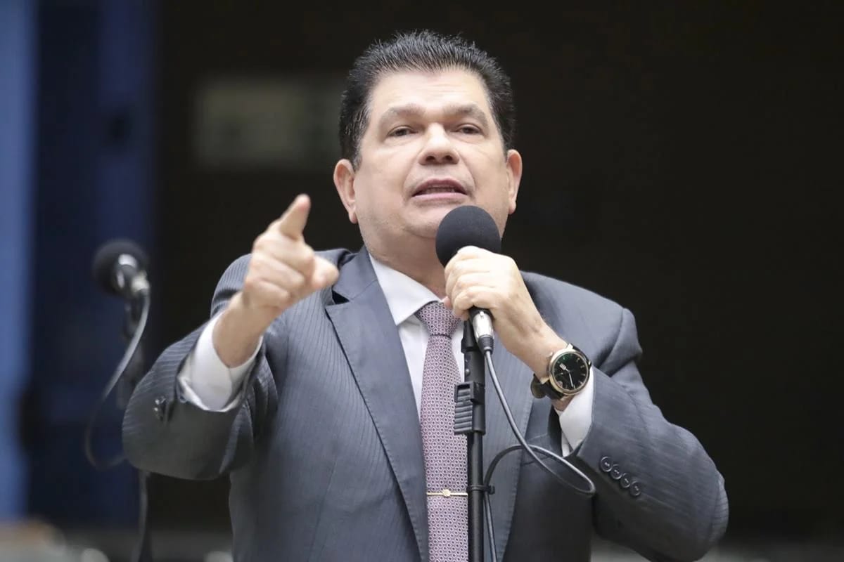Mauro Benevides Filho perde vice-liderança do governo Lula