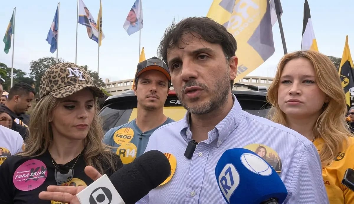 TSE suspende julgamento de Renan Santos após Toffoli apontar indícios de ‘ilicitudes’ no registro das redes