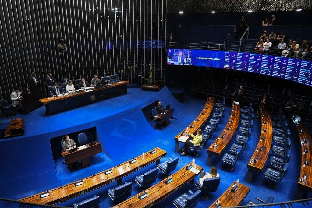 Senado pode votar fim da escala 6×1 às vésperas do segundo turno