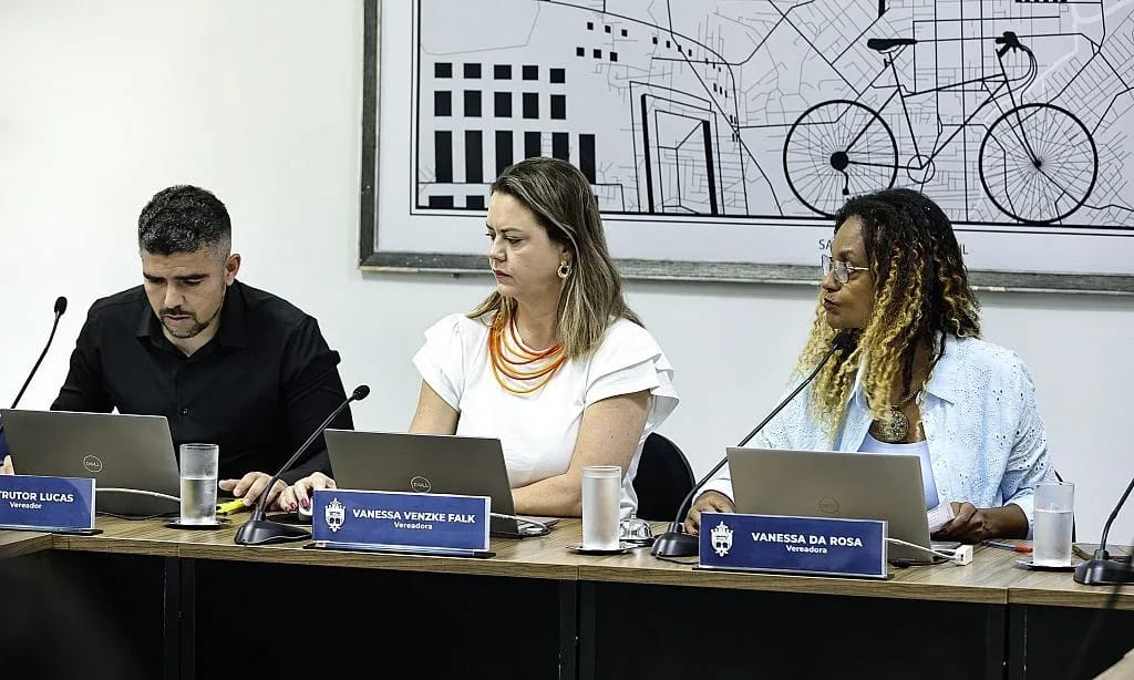 Câmara de Joinville aprova vacinação domiciliar para pessoas com TEA