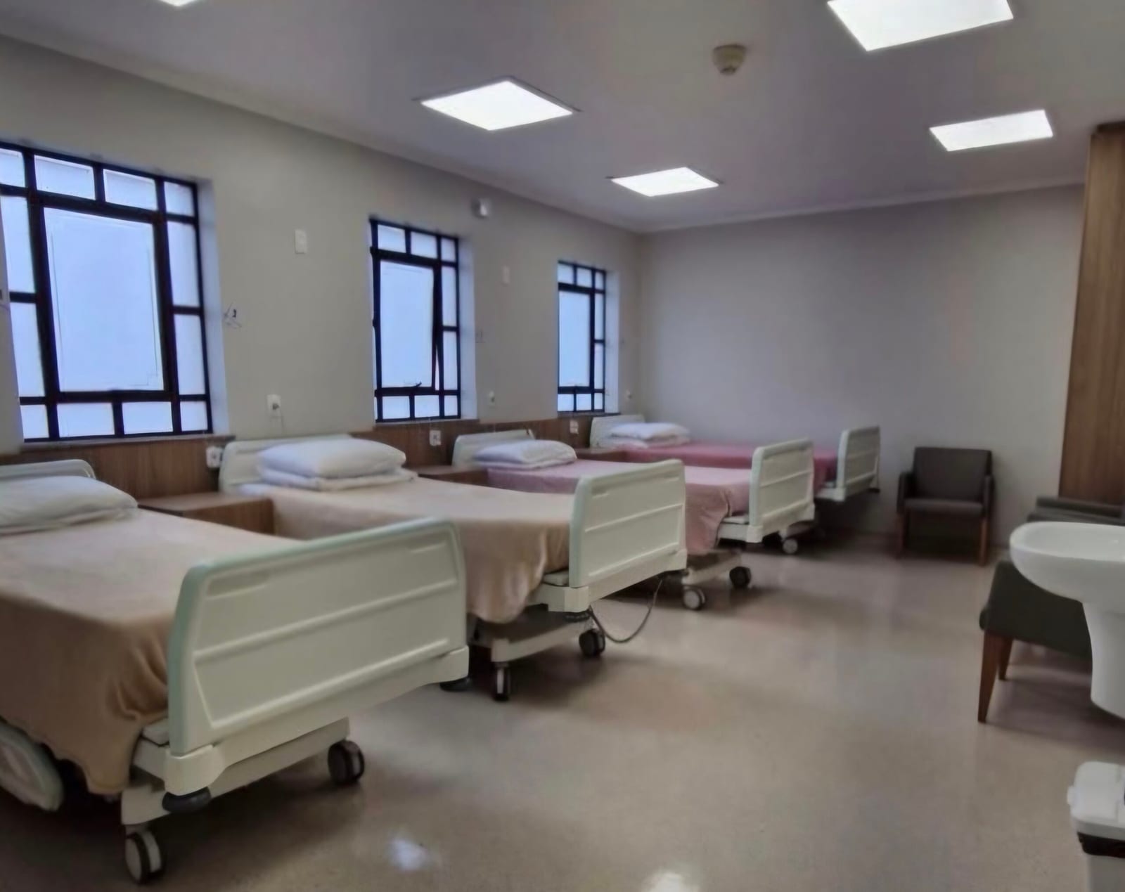 Hospital inaugura unidade de saúde mental em homenagem a médico que atua há 50 anos em Progresso