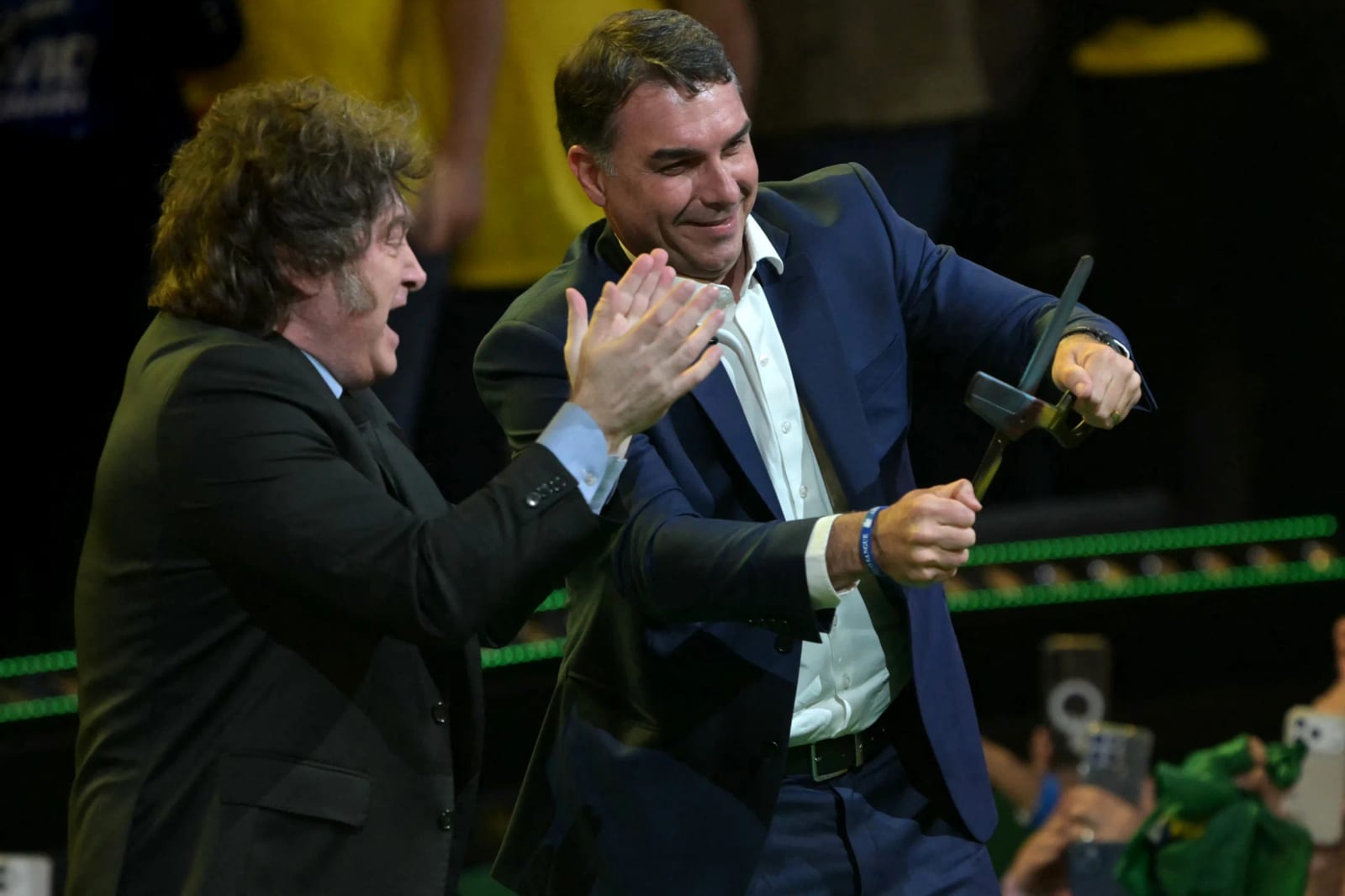‘O que Flávio Bolsonaro propõe é o que nós estamos sofrendo na Argentina’, diz dirigente argentino