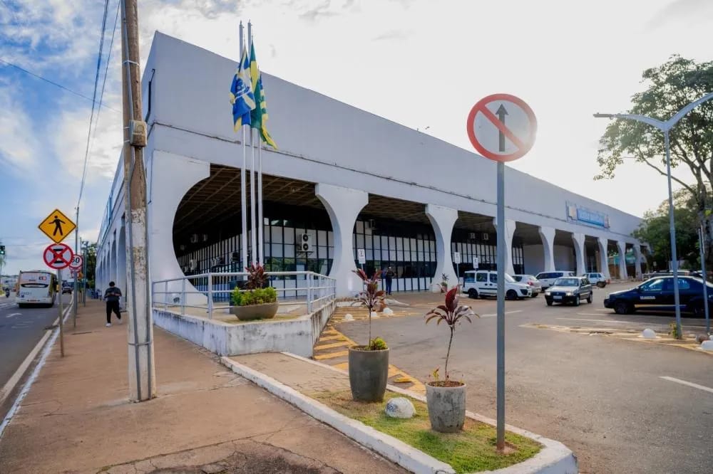 Vídeo com IA: prefeito de Anápolis propõe mudar fachada do Palácio da Cultura