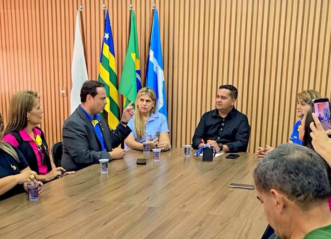 Governador do Rotary Internacional visita a Câmara de Vereadores