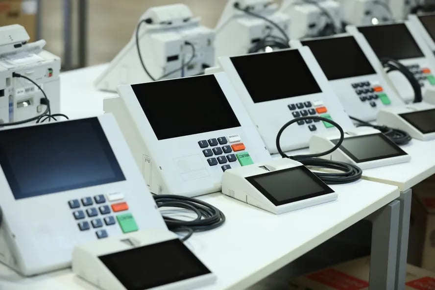 Número de seções eleitorais alteradas sobe para 394 na véspera do segundo turno e atinge 123 mil eleitores