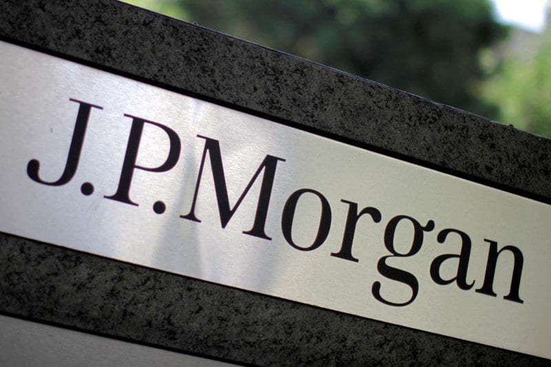 JPMorgan rebaixa shoppings e média renda e destaca três construtoras