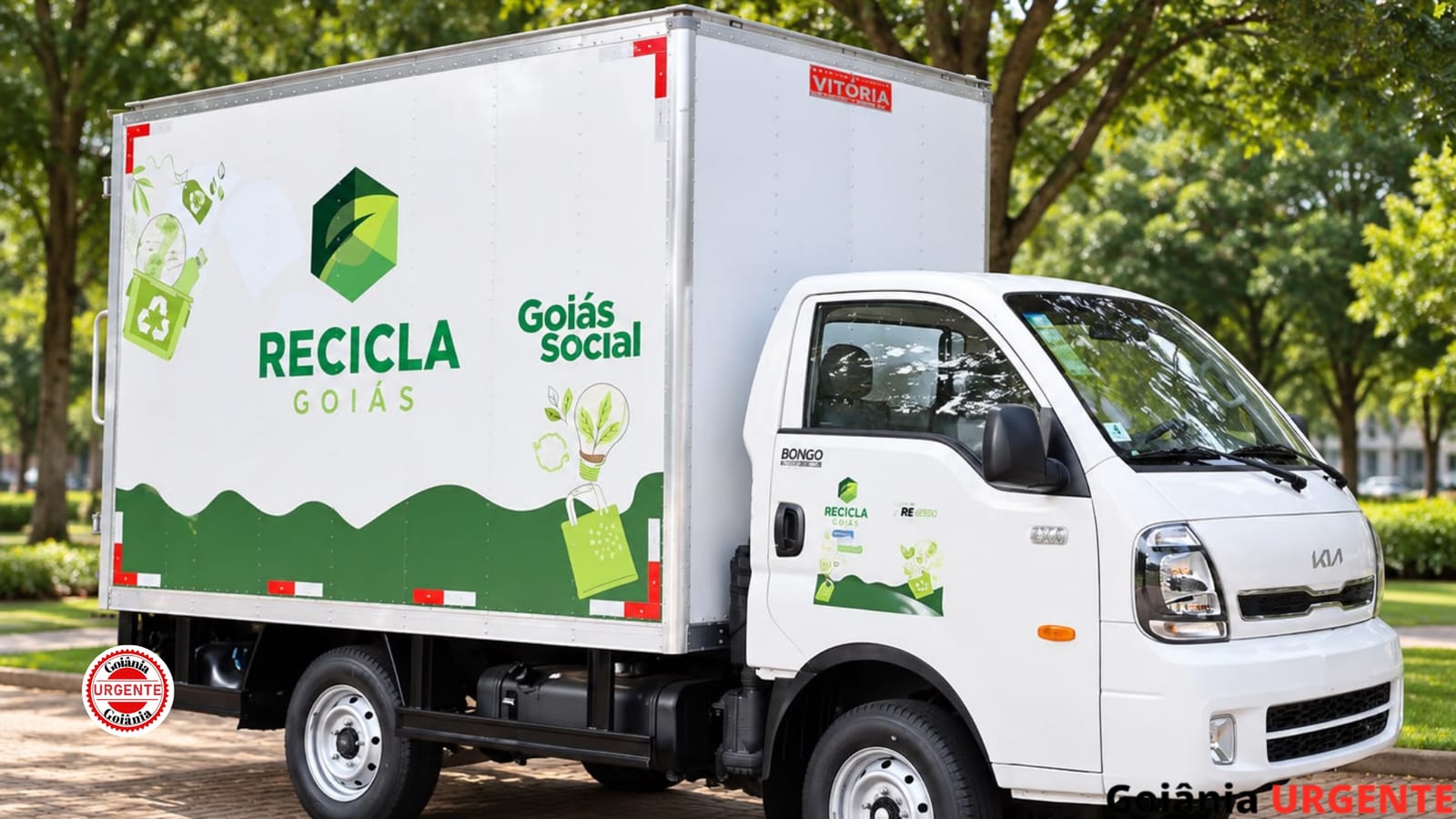 Aparecida recebe caminhão para reforçar coleta seletiva e apoiar cooperativas
