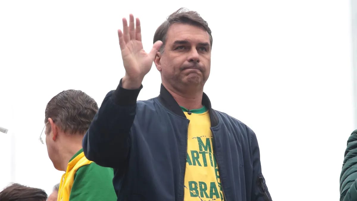 Flávio Bolsonaro visita Goiânia para fortalecer alianças no segundo turno
