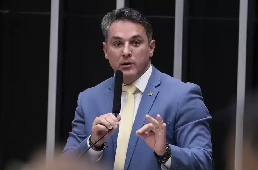 Zucco vence no 1º turno e é eleito governador do RS