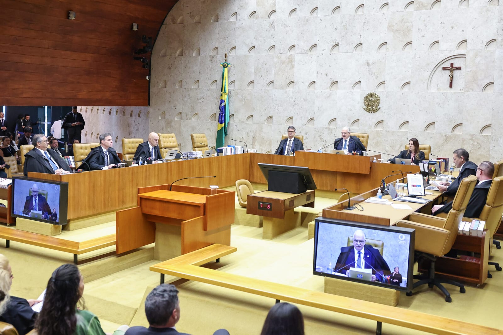 Gilmar Mendes pede definir rito antes da sessão extraordinária do STF