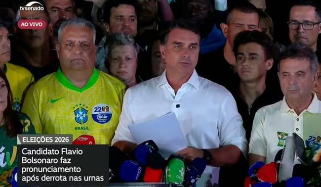 Derrotado por Lula, Flávio Bolsonaro não reconhece resultado: "vamos pedir a anulação"