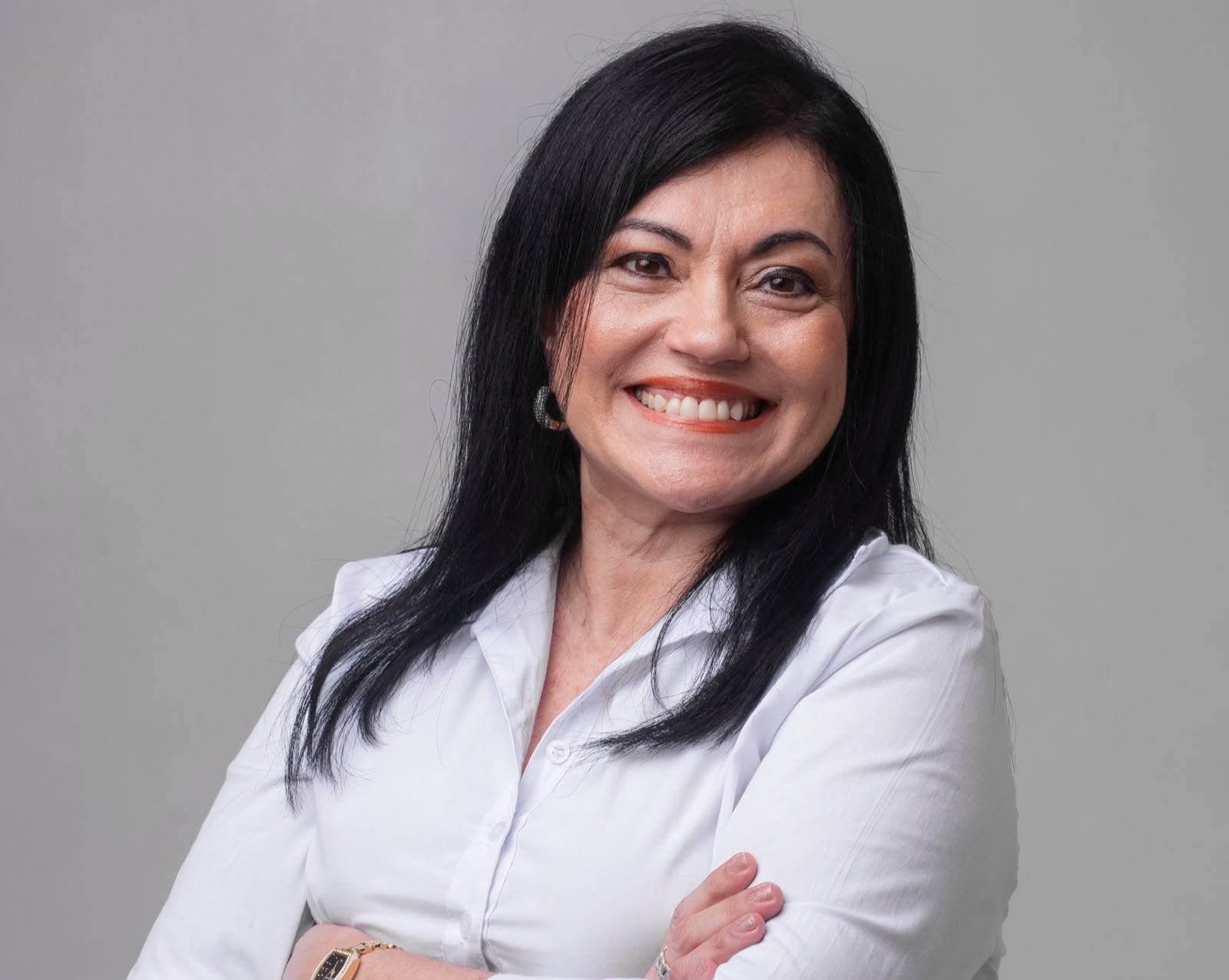 Cris Furtado oficializa candidatura a deputada federal pelo PSB