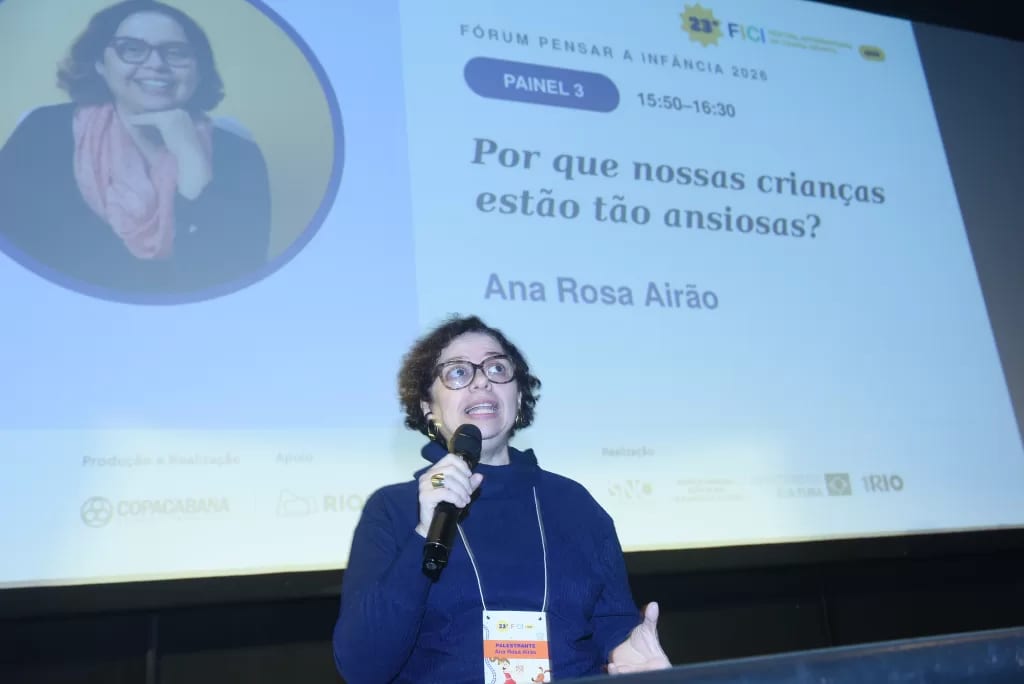 Encontro no Festival Internacional de Cinema Infantil destaca os principais desafios de crescer nos dias de hoje