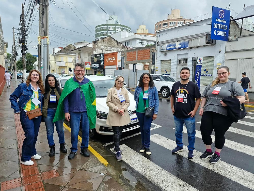 Em São Leopoldo, eleitores de Lula e Flávio Bolsonaro dão exemplo de respeito às diferenças políticas