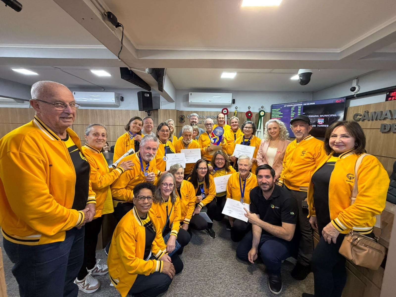 Câmara de Torres realizou sessão com homenagem a personalidades e instituições locais em destaque recente