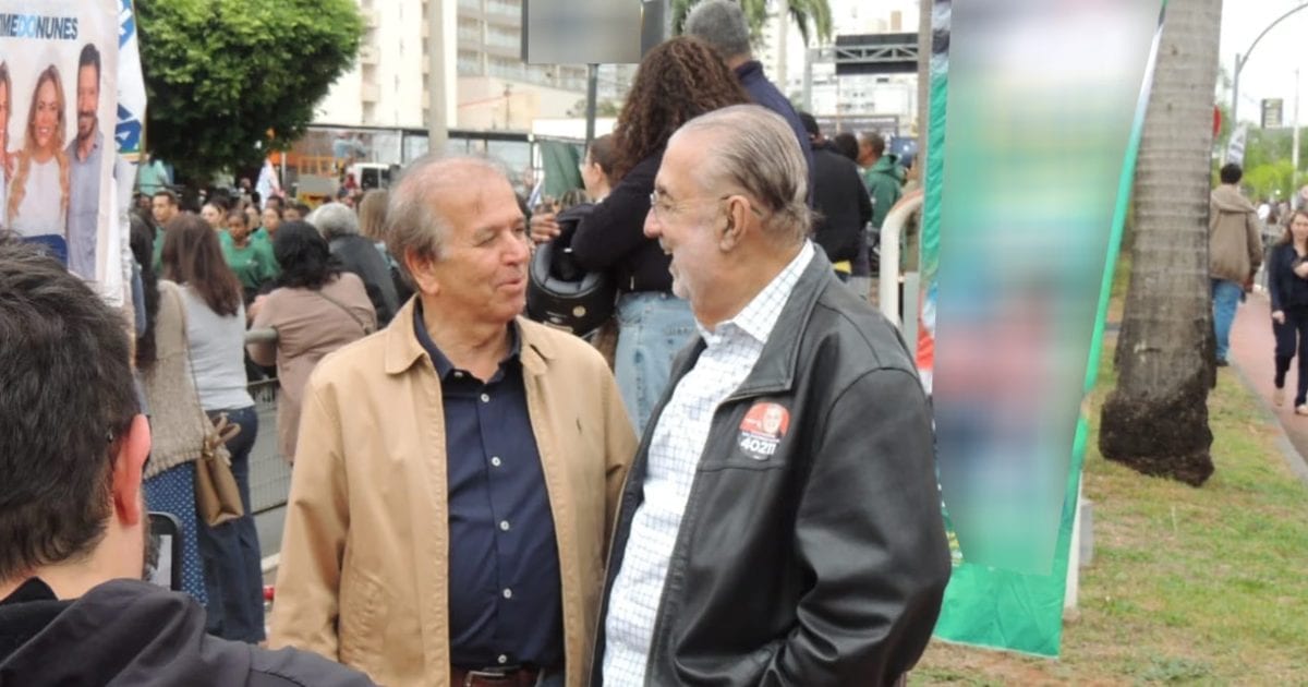Edinho e Valdomiro são flagrados conversando no desfile de 7 de Setembro em Rio Preto