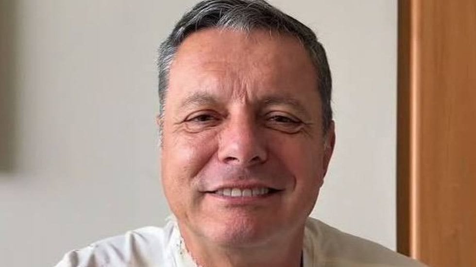 Rogério Santos reassume prefeitura de Santos após 95 dias de licença