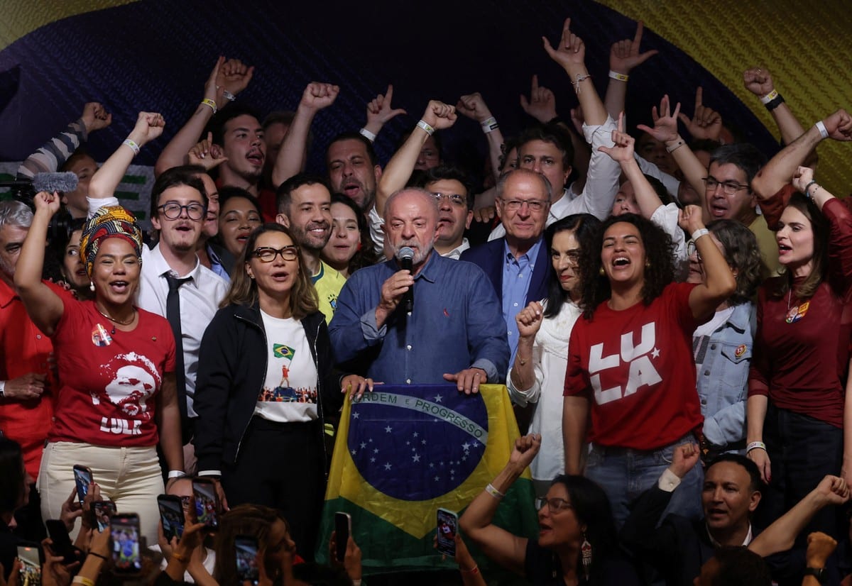 Lula promete governo mais digital, com universalização do ensino integral e proteção ao idoso