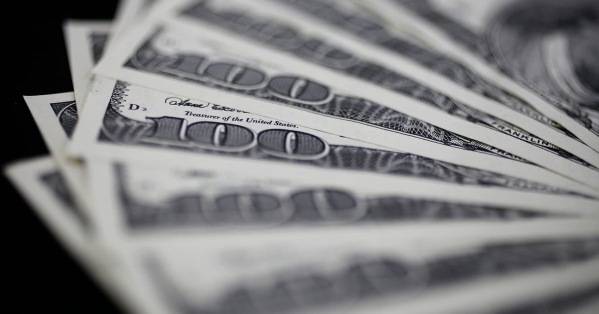 Dólar tem maior alta diária em 23 anos após vitória de Lula e fecha em R$5,4066