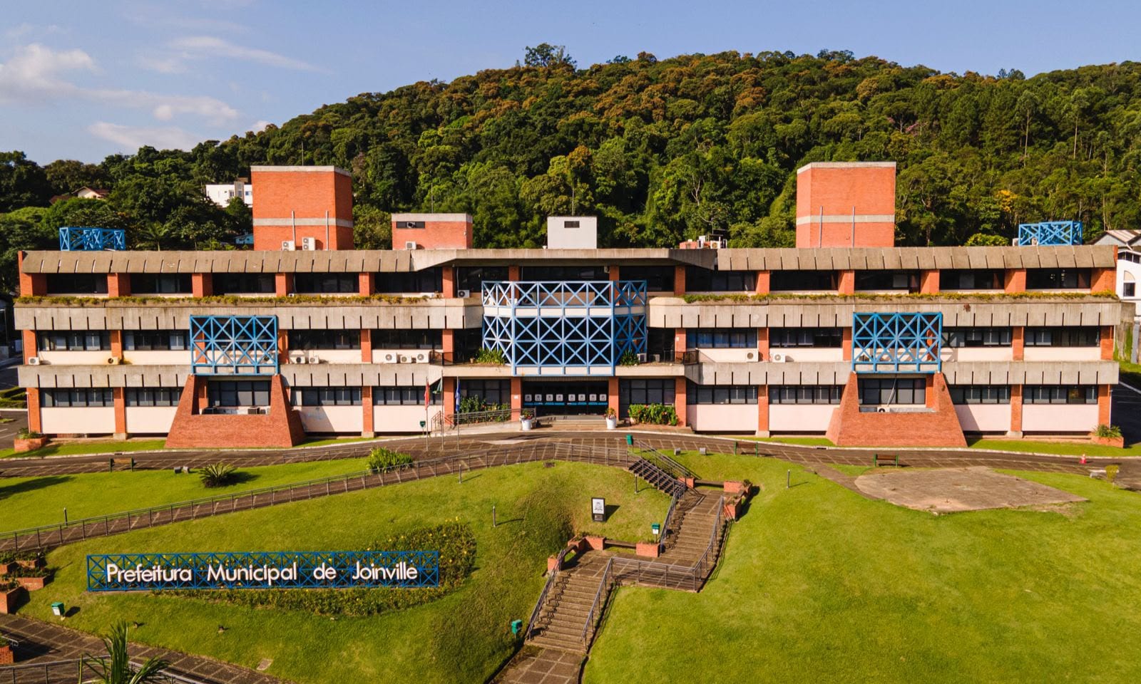Prefeitura informa horários de atendimento no ponto facultativo do Dia do Servidor e no Dia de Finados
