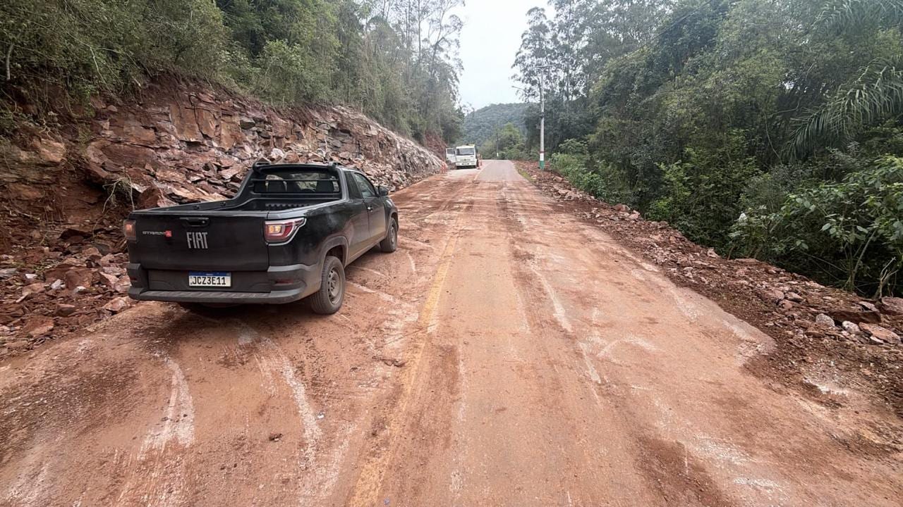 Subida da Lagoa (EN-315) terá bloqueios diários durante obras; trânsito liberado ao meio-dia