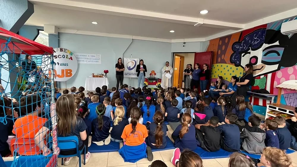 Escola Dom João Becker celebra 77 anos com ação de graças e homenagem dos alunos em Ipiranga do Sul