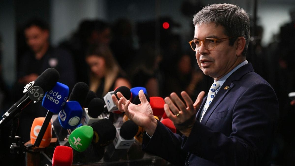 Governistas adiam votação em plenário da PEC 6×1 após ofensiva da oposição: ‘Empatamos’
