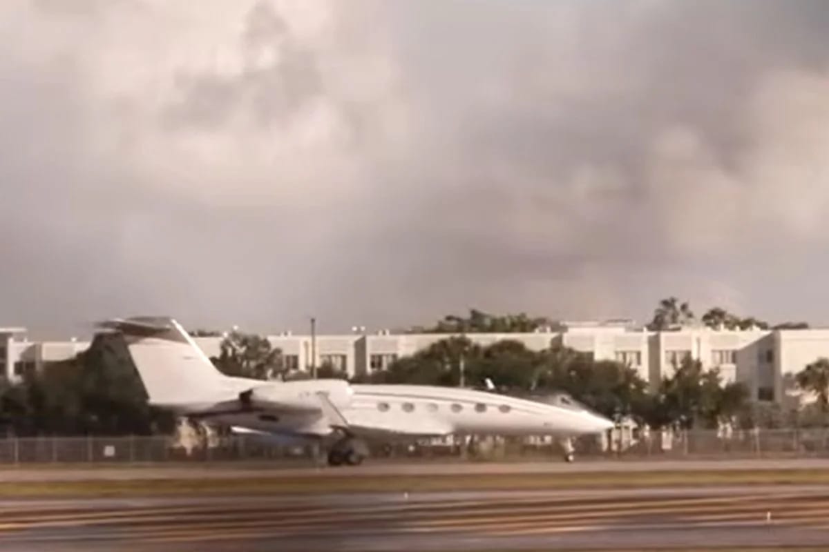 Avião em que Flávio estaria pousa nos EUA após escala no Equador