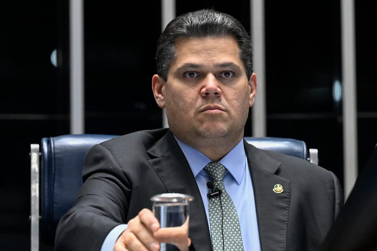 Alcolumbre retira PEC da Segurança Pública da pauta do Senado