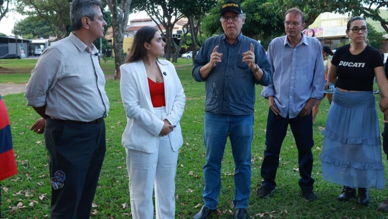 Prefeitura ouve moradores sobre revitalização da Praça C-170, em Jardim América