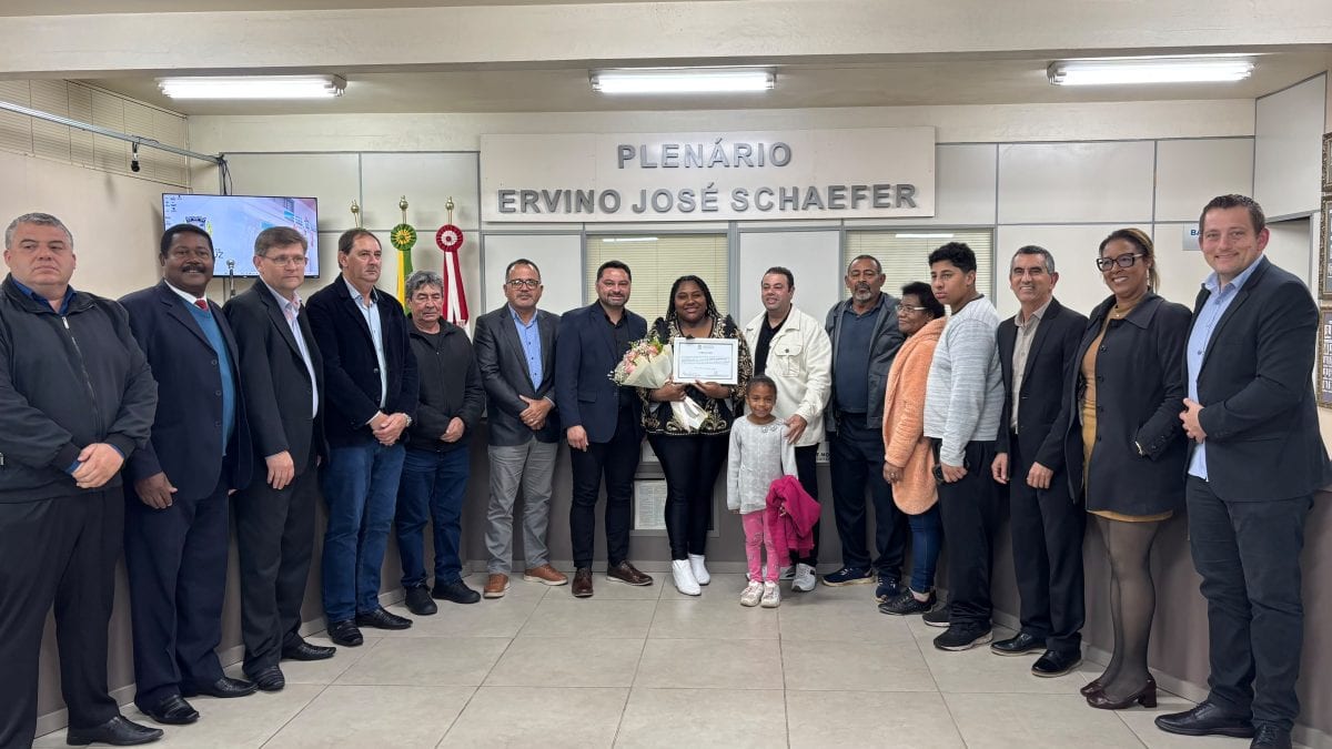 Câmara de Vera Cruz aprova LDO 2027 e homenageia Polícia Civil e cantora Josiane