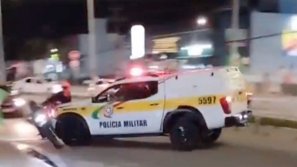 Carro da PM Rodoviária atropela motociclista em SC