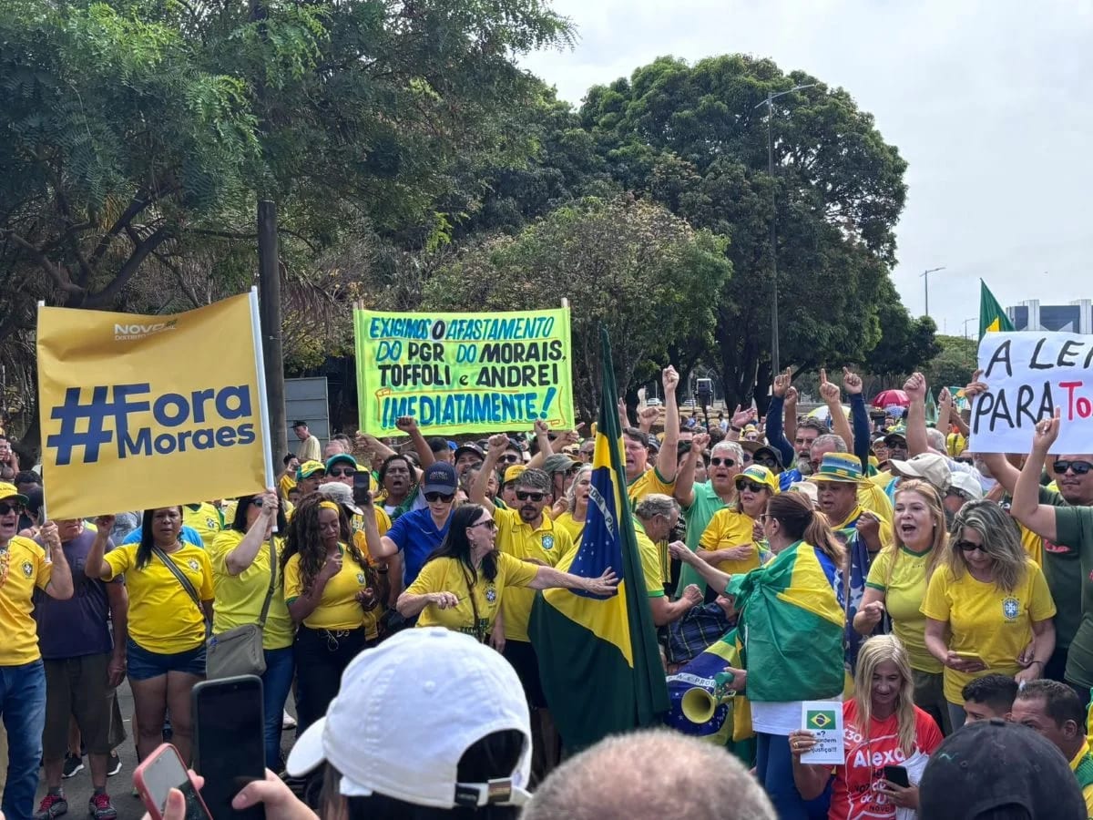 Atos em Brasília reúnem manifestantes contra governo e Alexandre de Moraes