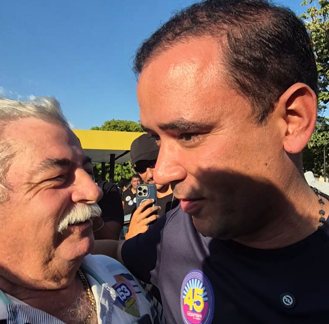 Vicentinho vira as costas e nega entrevista em caminhada em Gurupi