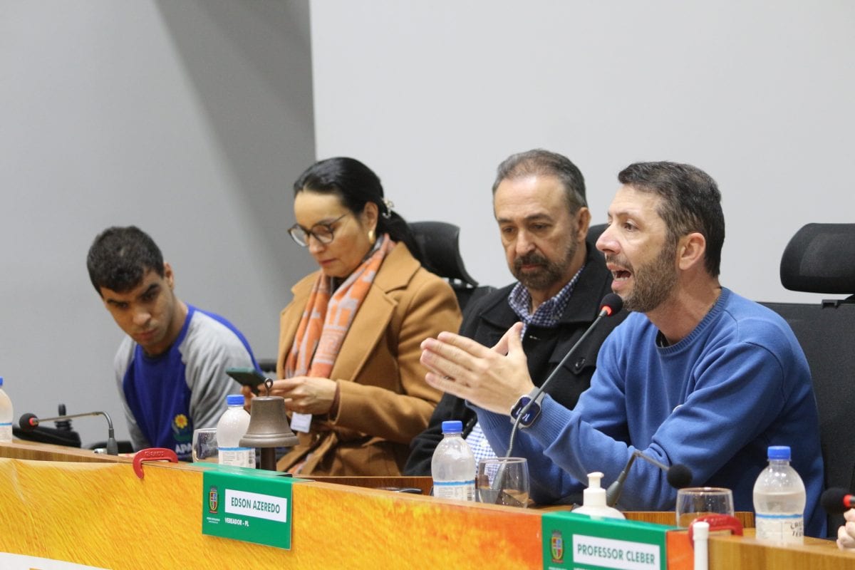 Prefeito sanciona plano municipal para pessoas com deficiência em Santa Cruz